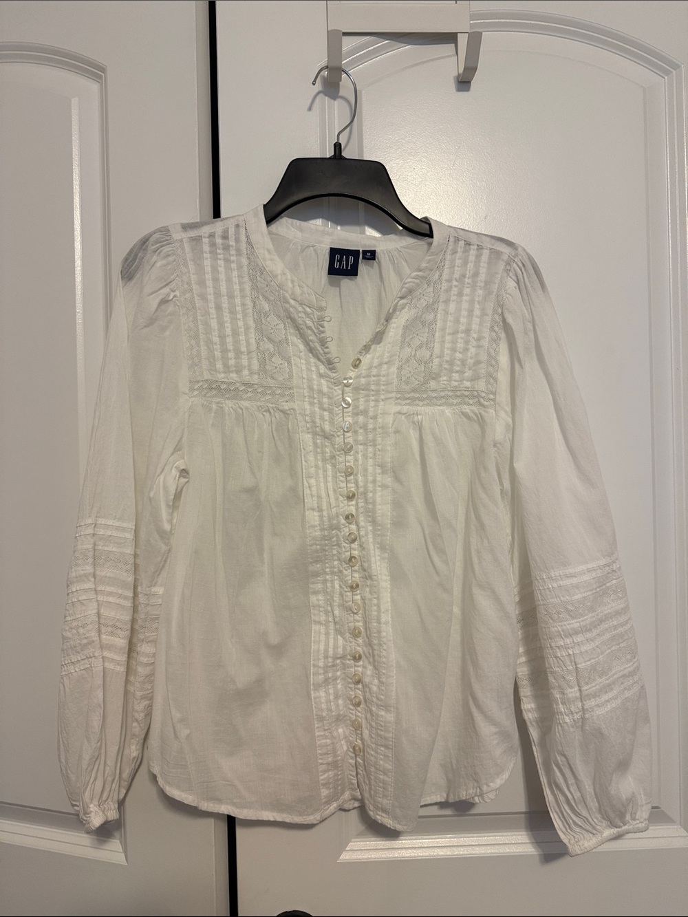 GAP Cream Button-Front Pintuck Peasant Blouse